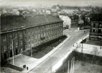 Stadtarchiv Weimar, 60 10-5/23, Blick vom Glockenturm auf den Karl-Max-Platz , 1966