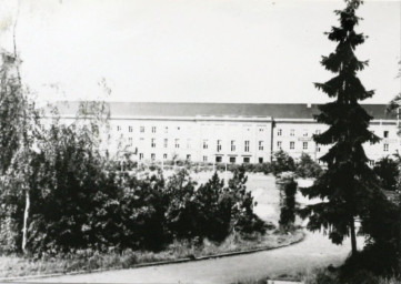 Stadtarchiv Weimar, 60 10-5/23, Blick vom Mehrzweckgebäude auf den Karl-Marx-Platz, um 1970