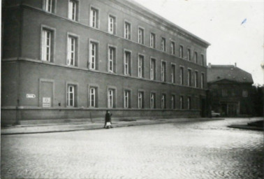 Stadtarchiv Weimar, 60 10-5/23, Blick vom Museum zum Karl-Marx-Platz, 1970