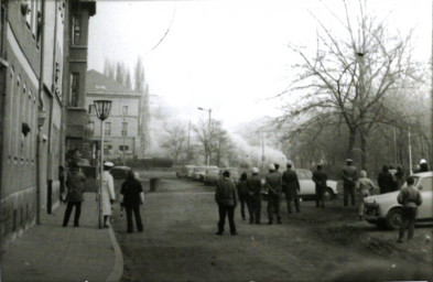 Stadtarchiv Weimar, 60 10-5/23, Blick aus der Asbachstraße zur Karl-Liebknecht -Straße , 1984