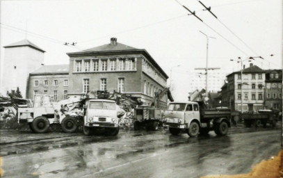 Stadtarchiv Weimar, 60 10-5/23, Blick auf die Kreuzung Bertuchstraße/ Friedensstraße/ Karl-Liebknecht-Straße, 1984