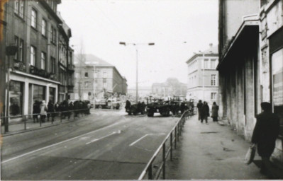 Stadtarchiv Weimar, 60 10-5/23, Blick aus der Karl-Liebknecht-Straße zum Karl-Marx-Platz, 1984