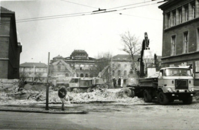 Stadtarchiv Weimar, 60 10-5/23, Blick zum Karl-Marx-Platz, 1984