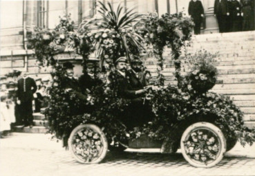 Stadtarchiv Weimar, 60 10-5/24, Blick zum Treppenaufgang des Landesmuseums, 1905