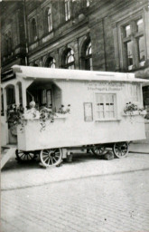 Stadtarchiv Weimar, 60 10-5/24, Verkaufswagen des Staatsgutes Lützendorf , um 1930