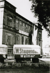 Stadtarchiv Weimar, 60 10-5/24, Blick auf den Rathenauplatz , 1970