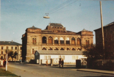 Stadtarchiv Weimar, 60 10-5/24, Blick auf den Karl-Marx-Platz mit Museum-Ruine von Süd, ohne Datum