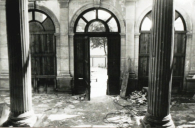 Stadtarchiv Weimar, 60 10-5/24, Blick in den Innenraum der Ruine des Landesmuseums, ohne Datum