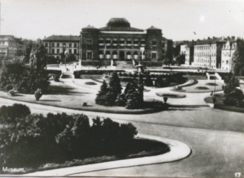 Stadtarchiv Weimar, 60 10-5/24, Blick auf den Karl-August-Platz mit Landesmuseum , ohne Datum