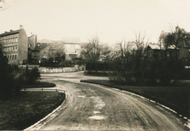 Stadtarchiv Weimar, 60 10-5/24, Blick zum "Am Goldbrunnen"/Eingang zur Berggasse, ohne Datum