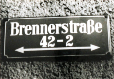 Stadtarchiv Weimar, 60 10-5/25, Straßenschild "Brennerstraße", ohne Datum