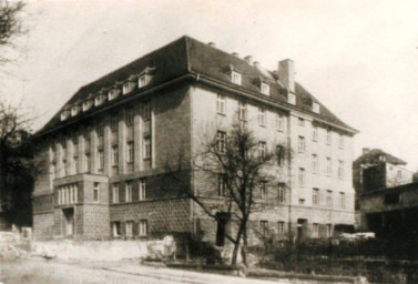 Stadtarchiv Weimar, 60 10-5/25, Brennerstraße 2a, Blick auf Bauarbeiten am Eingangsbereich, 1935