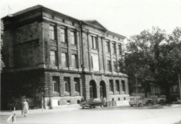 Stadtarchiv Weimar, 60 10-5/25, Blick auf Gebäude Rathenauplatz 1, ohne Datum