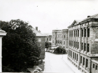 Stadtarchiv Weimar, 60 10-5/25, Blick aus der Brennerstraße zum Museumsplatz, um 1938