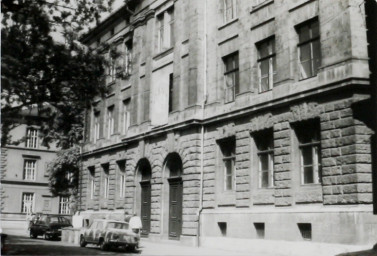 Stadtarchiv Weimar, 60 10-5/25, Blick auf den Rathenauplatz 1, 1985