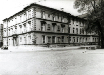 Stadtarchiv Weimar, 60 10-5/25, Rathenauplatz/rechts Carl-August-Allee Richtung zum Bahnhof, 1980