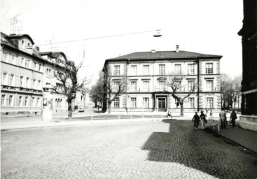 Stadtarchiv Weimar, 60 10-5/25, Blick zum Rathenauplatz, 1983