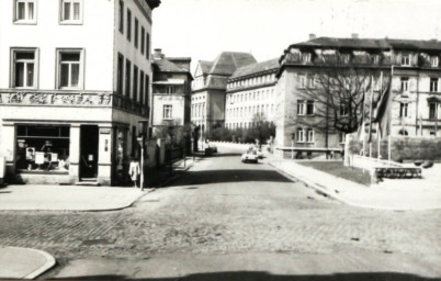 Stadtarchiv Weimar, 60 10-5/25, Blick in die Carl-von-Ossietzky-Straße/Kreuzung Leninstraße , 1986