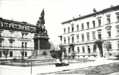 Stadtarchiv Weimar, 60 10-5/25, Blick auf den Watzdorfplatz (heutiger Buchenwaldplatz), um 1900