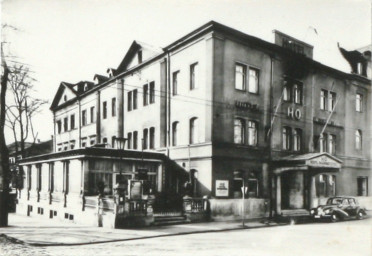 Stadtarchiv Weimar, 60 10-5/25, Blick auf HO-Hotel "Kaiserin Augusta", nach 1945