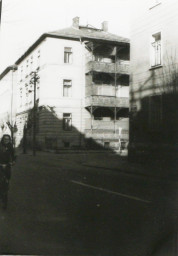 Stadtarchiv Weimar, 60 10-5/25, Blick vom Friedrich-Engels Ring zur Einmündung Lisztstraße, vor 1989