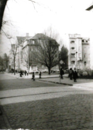 Stadtarchiv Weimar, 60 10-5/25, Blick in die Leninstraße (heute Carl-August-Allee) vom August-Baudert-Platz, ohne Datum