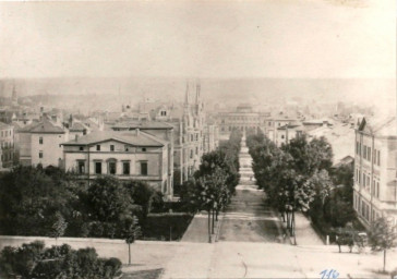 Stadtarchiv Weimar, 60 10-5/25, Blick vom Bahnhof in die Sophienstraße, um 1888