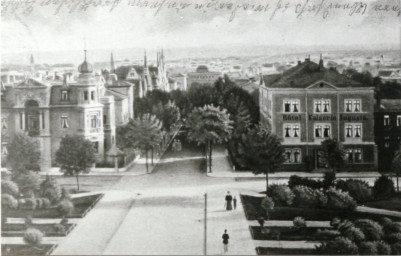 Stadtarchiv Weimar, 60 10-5/25, Blick vom Bahnhof über den Jubiläumsplatz in die Sophienstraße, um 1900