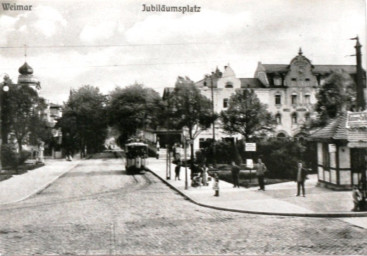 Stadtarchiv Weimar, 60 10-5/25, Blick vom Bahnhof über denJubiläumsplatz in die Sophienstraße, um 1920