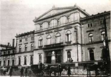 Stadtarchiv Weimar, 60 10-5/25, Alter Bahnhof mit Pferdedroschke, um 1910