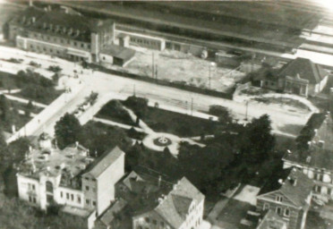 Stadtarchiv Weimar, 60 10-5/25, Blick auf den Jubläumsplatz am Bahnhof, um 1916