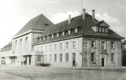 Stadtarchiv Weimar, 60 10-5/25, Blick auf das Bahnhofsgebäude, um 1940