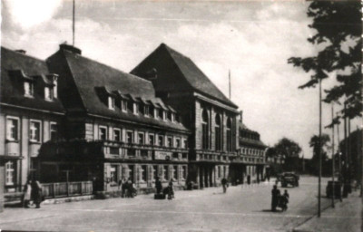 Stadtarchiv Weimar, 60 10-5/25, Blick in die Paulinenstraße (heute Schopenhauerstraße), um 1944