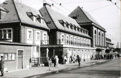 Stadtarchiv Weimar, 60 10-5/25, Blick in die Schopenhauerstraße, um 1975