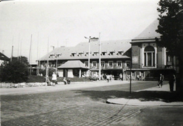 Stadtarchiv Weimar, 60 10-5/25, Blick in die Leninstraße., um 1975