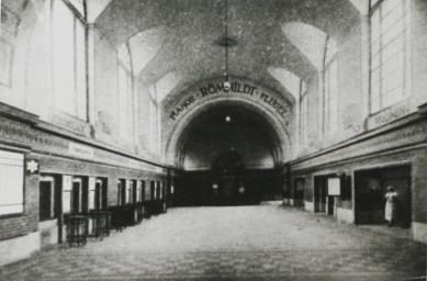 Stadtarchiv Weimar, 60 10-5/25, Blick in die Bahnhofsvorhalle, ohne Datum