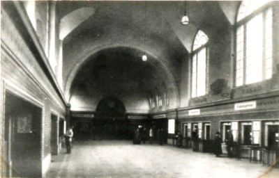 Stadtarchiv Weimar, 60 10-5/25, Blick in die Bahnhofsvorhalle , ohne Datum