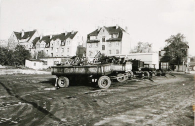 Stadtarchiv Weimar, 60 10-5/25, Blick auf die Freifläche an der Ettersburgerstraße, 1980