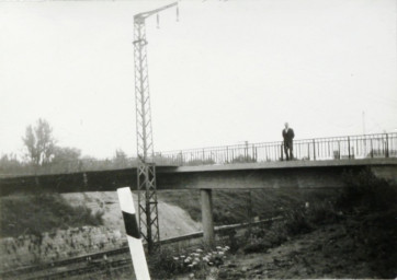 Stadtarchiv Weimar, 60 10-5/25, Blick auf die neue "Eiserne Brücke" , 1980