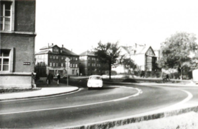 Stadtarchiv Weimar, 60 10-5/23, Blick vom Karl-Marx-Platz in die Ernst-Thälmann-Straße, 1985