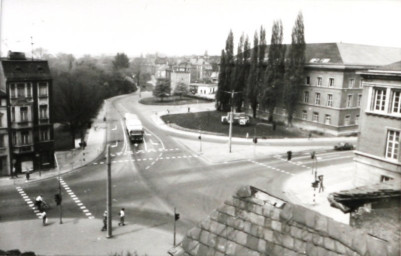 Stadtarchiv Weimar, 60 10-5/23, Blick auf die Straßenkreuzung Karl-Liebknecht-Straße/ Friedensstraße/ Bertuchstraße/ Karl-Marx-Platz , ohne Datum