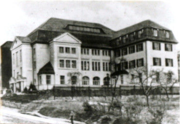 Stadtarchiv Weimar, 60 10-5/26, Blick auf Volkshaus Weimar von der Friedrich-Ebert-Straße, 1908