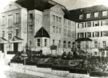 Stadtarchiv Weimar, 60 10-5/26, Blick auf Volkshaus Weimar von der Friedrich-Ebert-Straße, um 1910