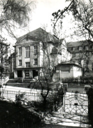 Stadtarchiv Weimar, 60 10-5/26, Blick auf Haus des FDGB, Friedrich-Ebert-Straße 8, 1970