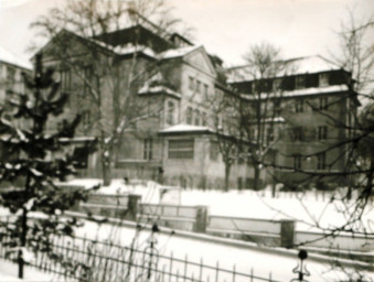 Stadtarchiv Weimar, 60 10-5/26, Blick auf Kreiskulturhaus "Michael Niederkirchner", Friedrich-Ebert-Straße 8, 1970