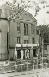 Stadtarchiv Weimar, 60 10-5/26, Blick auf Haus des FDGB "Kreiskulturhaus", Wilhelm-Pieck-Straße Nr.8, um 1950