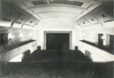 Stadtarchiv Weimar, 60 10-5/26, Großer Saal im Volkshaus, um 1950