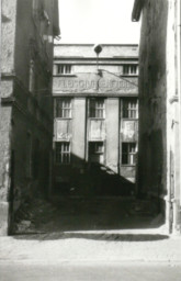 Stadtarchiv Weimar, 60 10-5/26, Blick auf die Wilhelm-Pieck-Straße 23, 1980