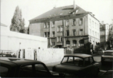 Stadtarchiv Weimar, 60 10-5/26, Blick in die Straße der Jungen Pioniere, 1975