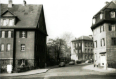 Stadtarchiv Weimar, 60 10-5/26, Blick in die Falkstraße von der Straßenkreuzung Döllstädtstraße, ohne Datum